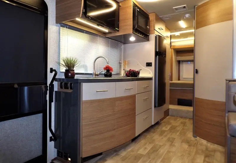 2017 Winnebago Navion 24G photo 11