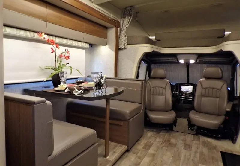 2017 Winnebago Navion 24G photo 17