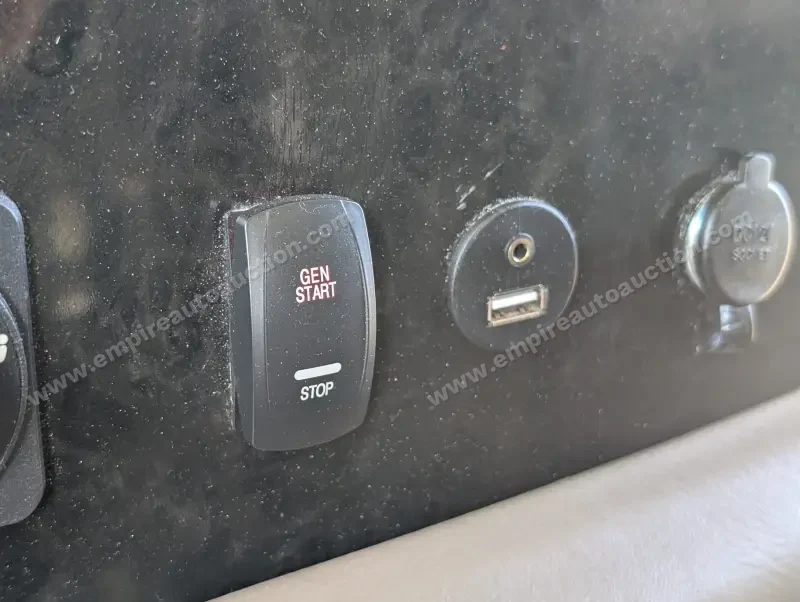 2019 Jayco Embark 37MB photo 133