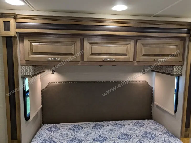 2019 Jayco Embark 37MB photo 196