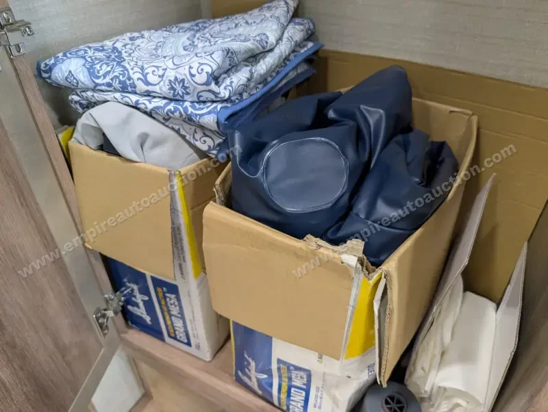 2019 Jayco Embark 37MB photo 235