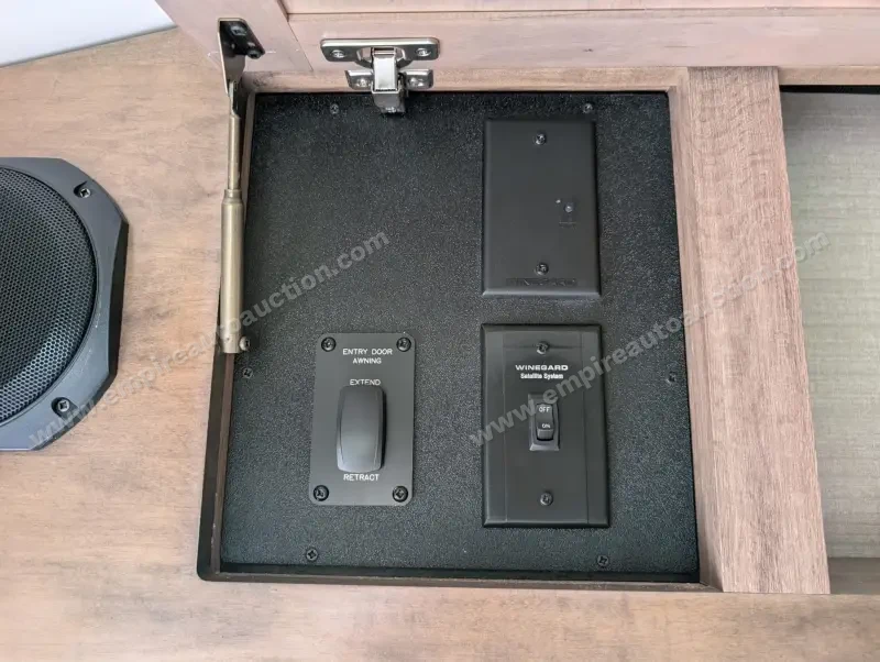2019 Jayco Embark 37MB photo 143