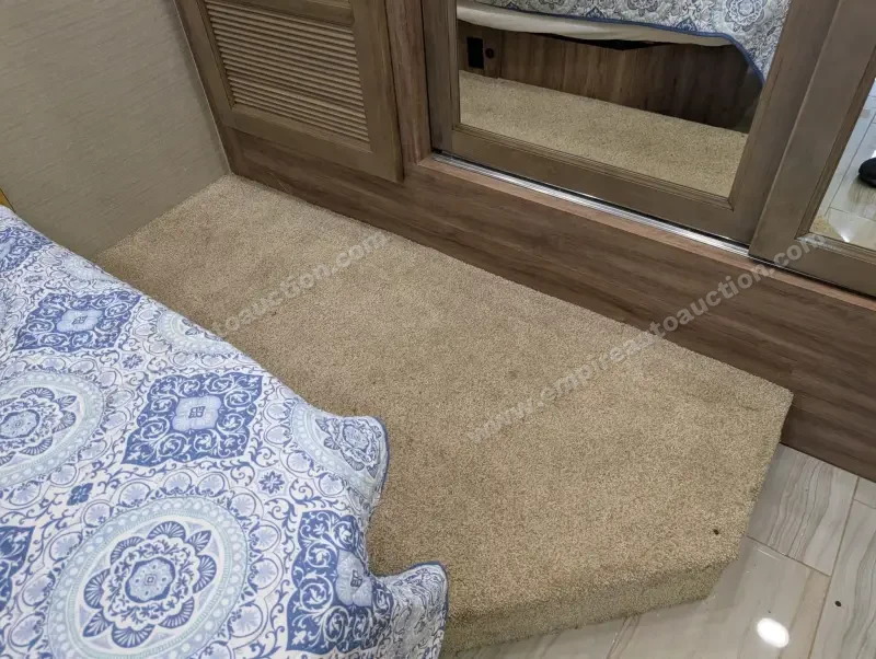 2019 Jayco Embark 37MB photo 205