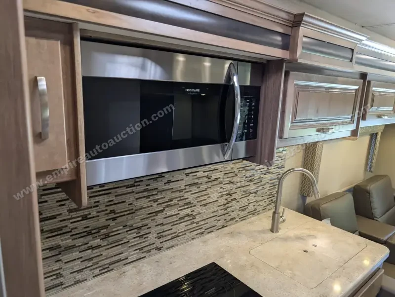 2019 Jayco Embark 37MB photo 170