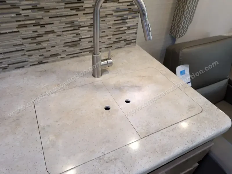 2019 Jayco Embark 37MB photo 172