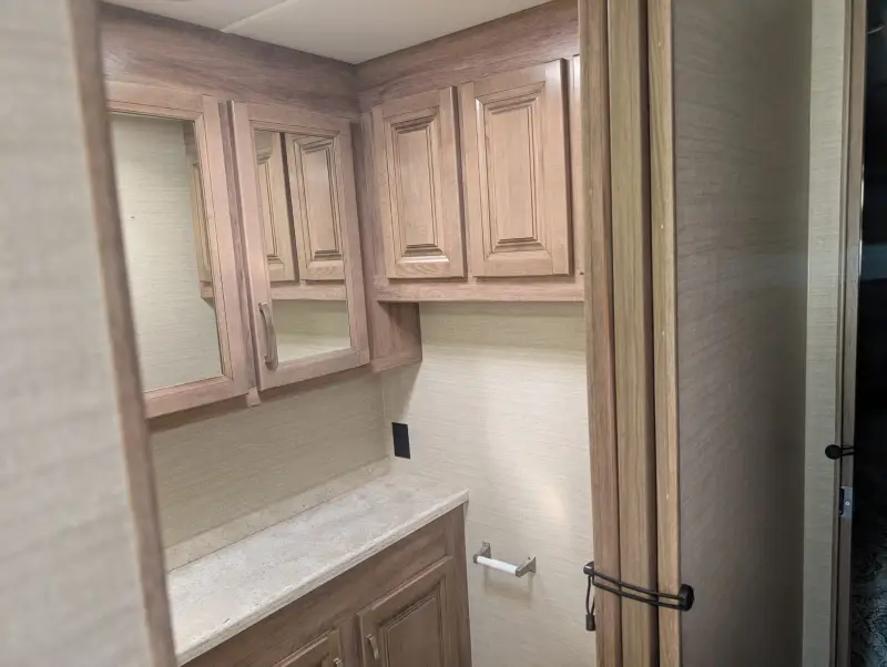 2019 Jayco Embark 37MB photo 211