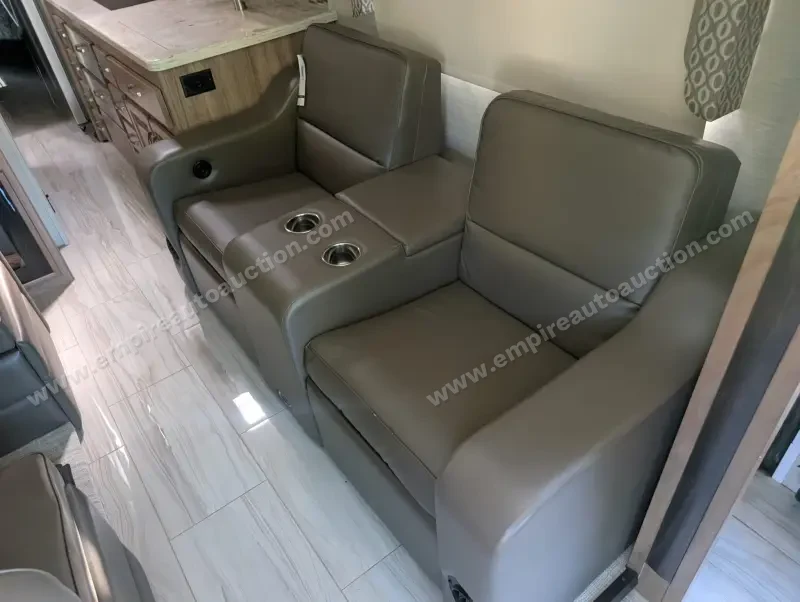 2019 Jayco Embark 37MB photo 159