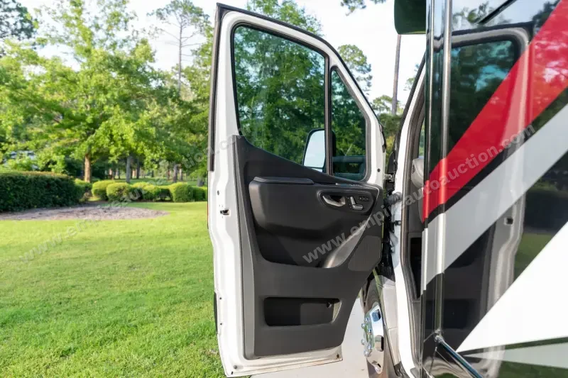 2023 Thor Motor Coach Tiburon 24FB photo 70