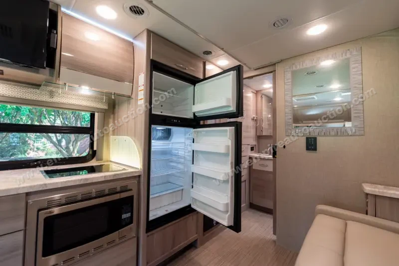 2023 Thor Motor Coach Tiburon 24FB photo 99