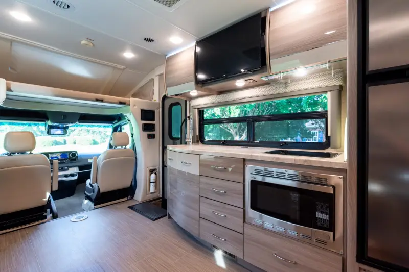 2023 Thor Motor Coach Tiburon 24FB photo 90
