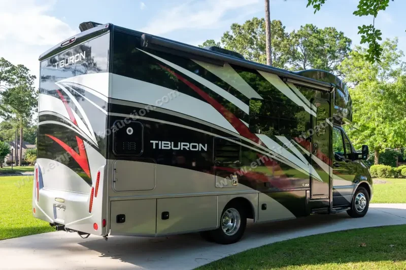 2023 Thor Motor Coach Tiburon 24FB photo 5
