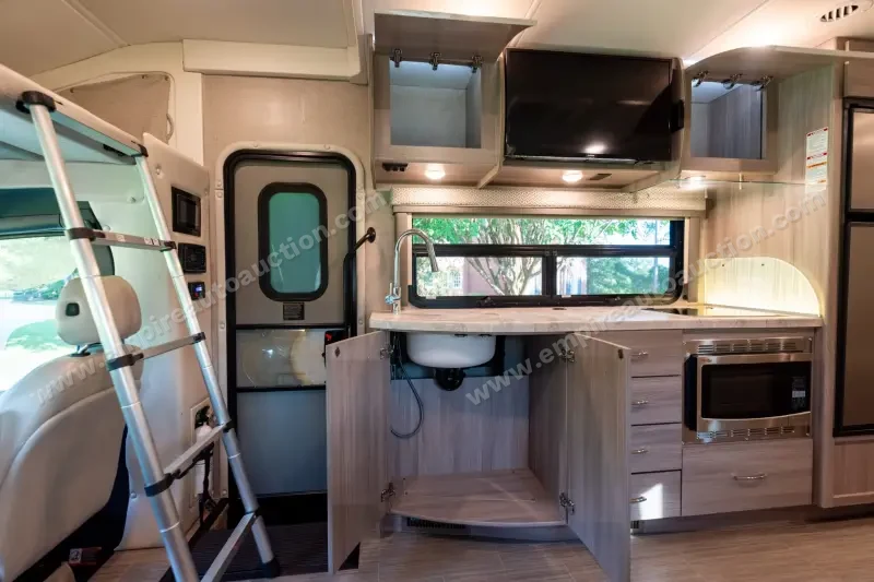 2023 Thor Motor Coach Tiburon 24FB photo 107