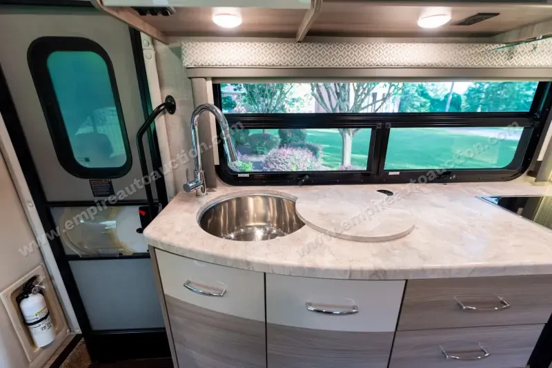 2023 Thor Motor Coach Tiburon 24FB photo 94