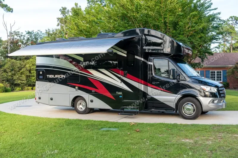 2023 Thor Motor Coach Tiburon 24FB photo 14