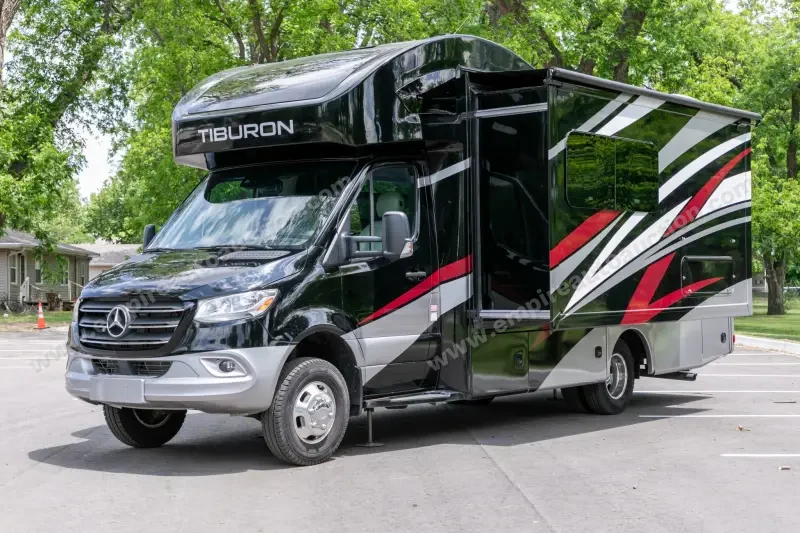 2023 Thor Motor Coach Tiburon 24FB photo 11