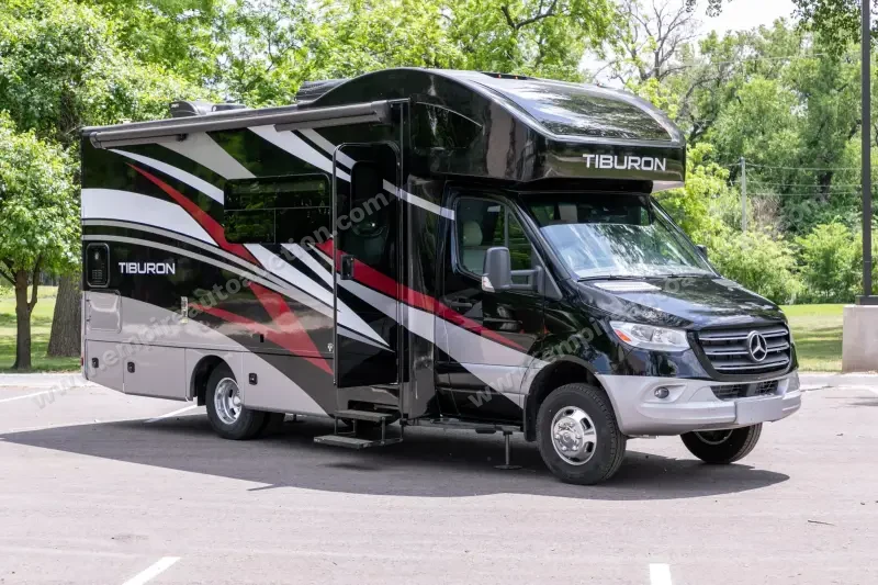 2023 Thor Motor Coach Tiburon 24FB photo 17