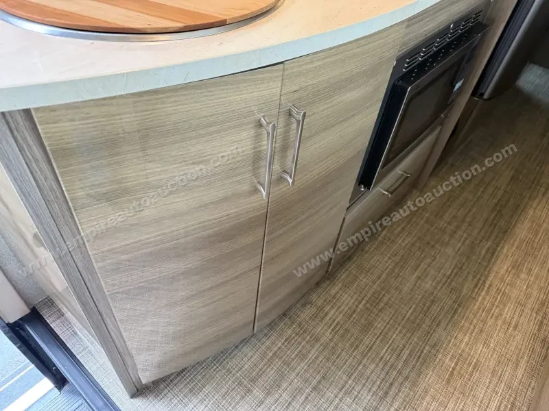 2019 Entegra Qwest 24K photo 48