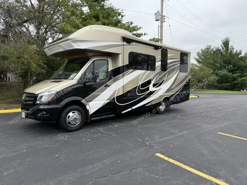2019 Entegra Qwest 24K photo 1