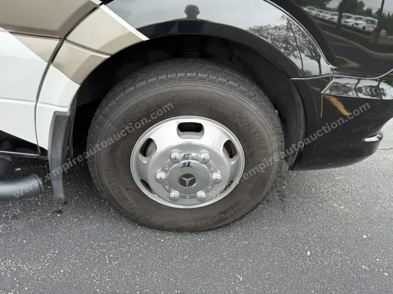 2019 Entegra Qwest 24K photo 30