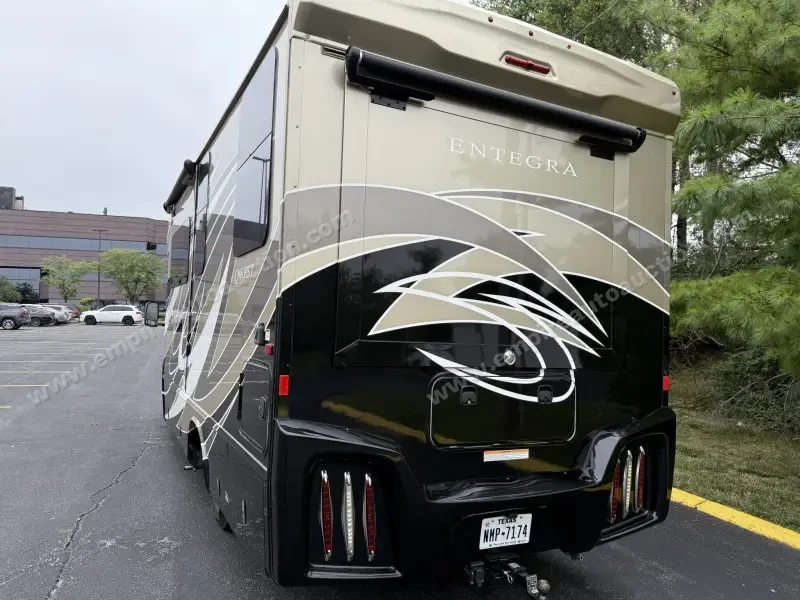 2019 Entegra Qwest 24K photo 5