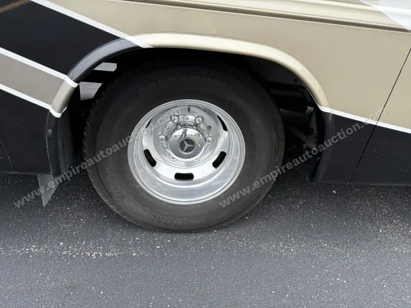 2019 Entegra Qwest 24K photo 31
