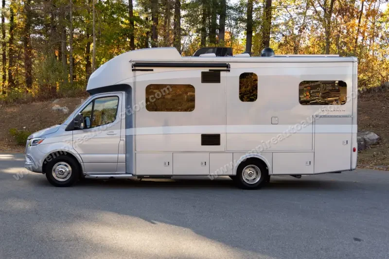 2022 Tiffin Motorhomes Wayfarer 25 photo 3