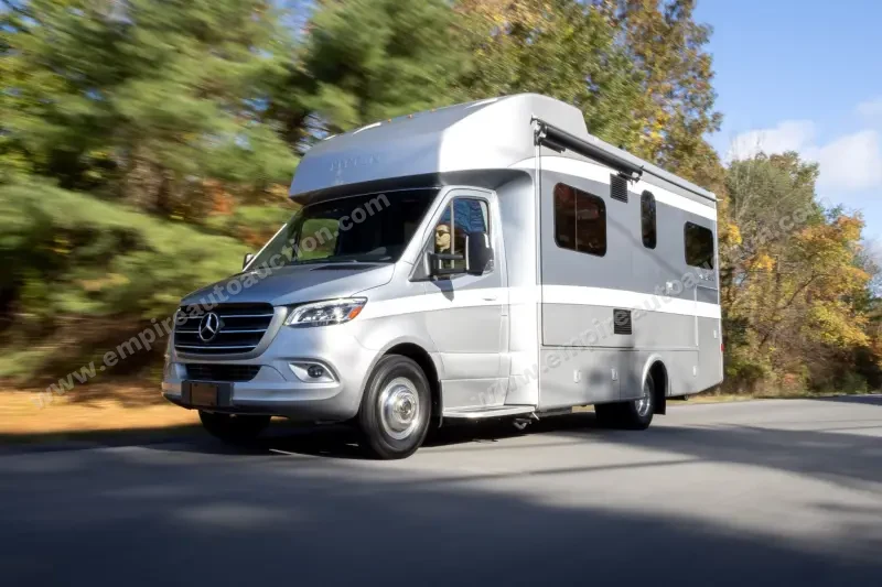 2022 Tiffin Motorhomes Wayfarer 25 photo 2