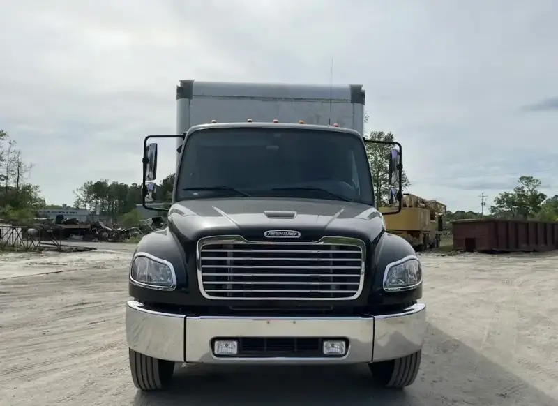 2022 Freightliner M2 photo 3