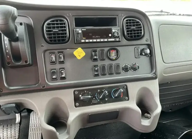 2022 Freightliner M2 photo 33