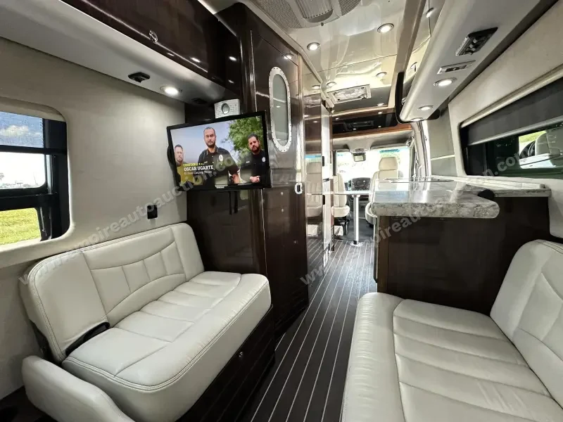 2016 Airstream Interstate EXT Grand Tour Series photo 4