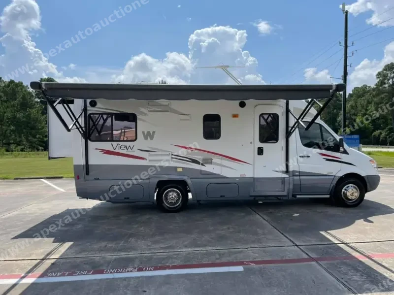 2014 Winnebago View 24g photo 21