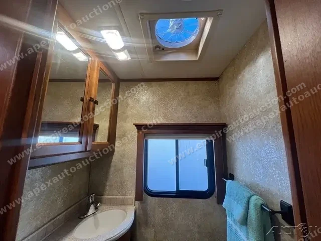 2011 Tiffin Allegro Red 36QSA photo 48