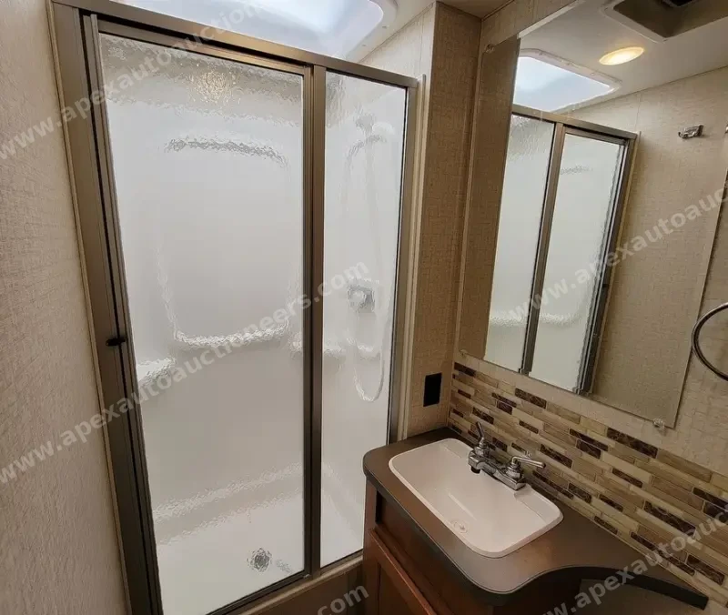 2017 Winnebago Minnie Winnie 22R photo 14