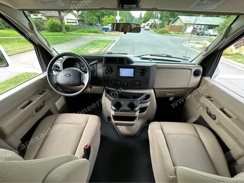 2017 Winnebago Minnie Winnie 22R photo 10